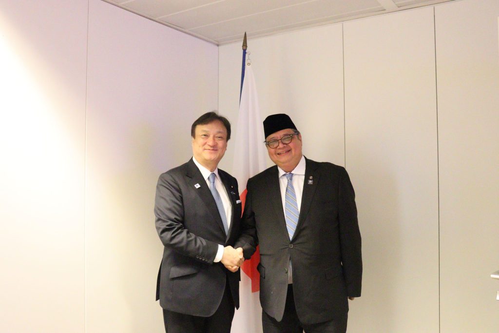 Menteri Koordinator Bidang Perekonomian, Airlangga Hartarto, memperdalam kerja sama bilateral yang komprehensif di berbagai sektor krusial mencakup pengembangan ekosistem kendaraan listrik (Electric Vehicle/EV) dengan Jepang di sela kunjungan kerja di Paris, Prancis, Rabu (3/6/2026). (Foto: Kemenko Perekonomian RI)
