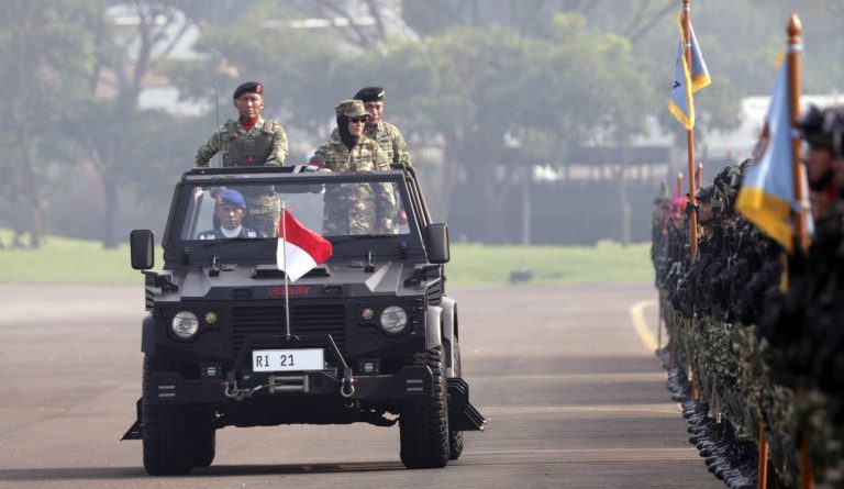 Pendidikan Dasar Militer (Latsarmil) Komponen Cadangan (Komcad) Aparatur Sipil Negara (ASN) Kementerian dan Lembaga Gelombang I Tahun 2026 resmi ditutup di pangkalan udara Lanud Halim Perdanakusuma, Jakarta, Jumat (5/6/2026). (Foto: Kemhan RI)