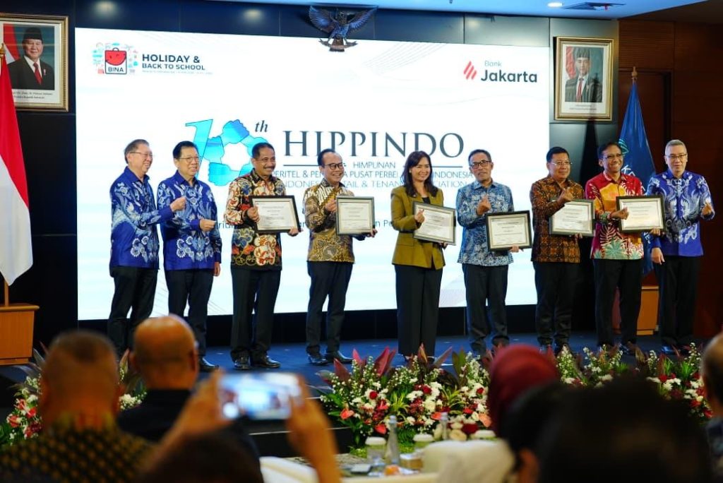 Pemerintah resmi mendukung penyelenggaraan Program Belanja di Indonesia Aja (BINA) Holiday & Back to School 2026 yang dijadwalkan berlangsung maraton mulai 8 Juni hingga 12 Juli 2026 pada peringatan HUT ke-10 Himpunan Peritel dan Penyewa Pusat Perbelanjaan Indonesia (HIPPINDO) di Jakarta, Senin (8/6/2026). (Foto: Kemenko Perekonomian RI)