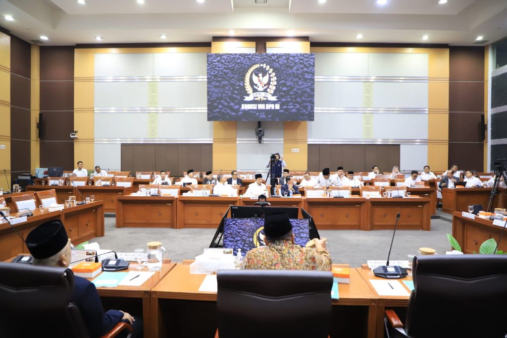 Rapat Kerja Komisi Menag bersama VIII DPR RI. (Foto: Isykariman Ismail/Kemenag RI)