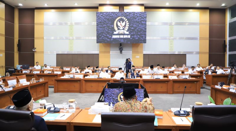 Rapat Kerja Komisi Menag bersama VIII DPR RI. (Foto: Isykariman Ismail/Kemenag RI)