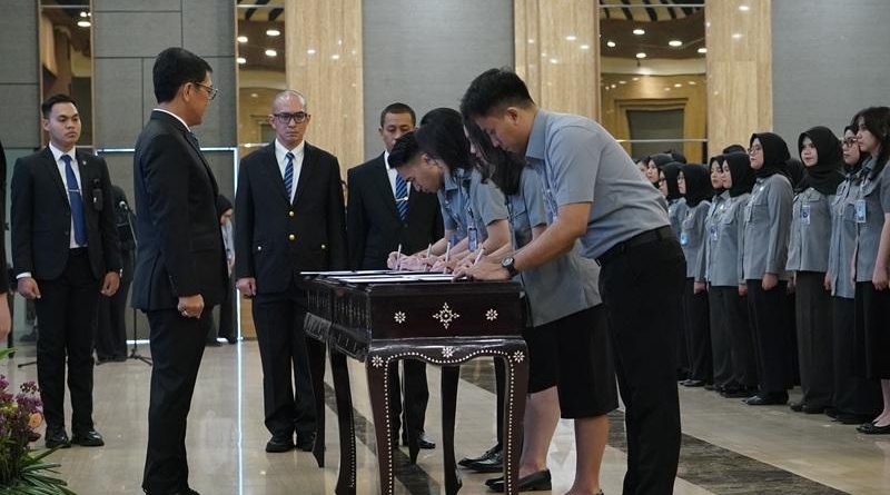 Sekretaris Jenderal (Sekjen) Kementerian Hukum (Kemenkum), Nico Afinta. Dirinya memberikan arahan tegas dalam kegiatan Pelantikan dan Pengambilan Sumpah/Janji Pegawai Negeri Sipil (PNS) serta Pengangkatan Pertama Jabatan Fungsional di lingkungan Kemenkum di Graha Pengayoman, Jakarta, Senin (8/6/2026). (Foto: Kemenkum RI)