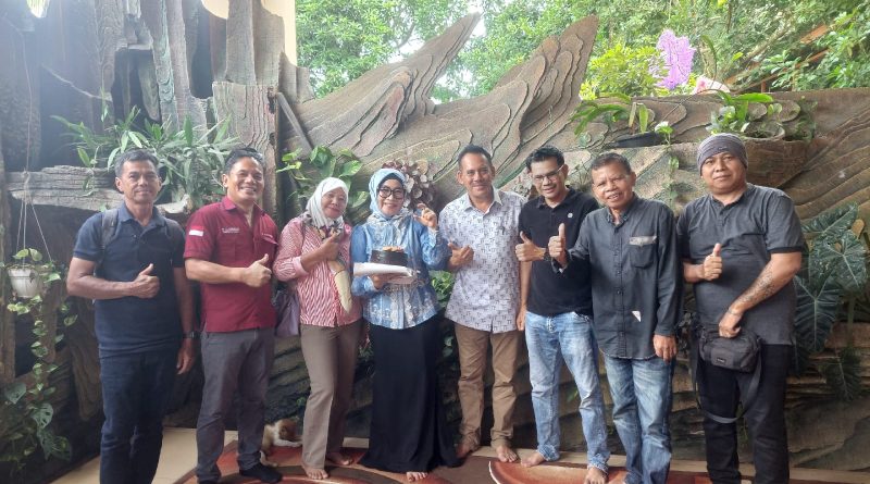 Anggota DPRD Kabupaten Barito Utara, Hj. Netty Herawati, menggelar perayaan Hari Ulang Tahun (HUT) yang ke-55 di rumah kediamannya, Jalan Pendreh, Muara Teweh, Selasa (9/6/2026). (Foto: IST/Carli Silitonga)