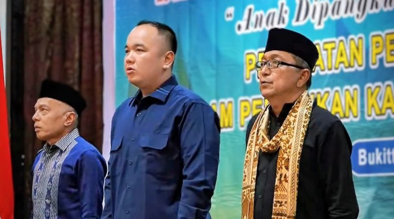 Wakil Ketua DPRD Provinsi Sumatera Barat, Nanda Satria, hadir langsung menjadi narasumber utama dalam kegiatan Bimbingan Teknis (Bimtek) Bundo Kanduang di Bukittinggi, Minggu (7/6/2026). (Foto: IST/Novrianto)