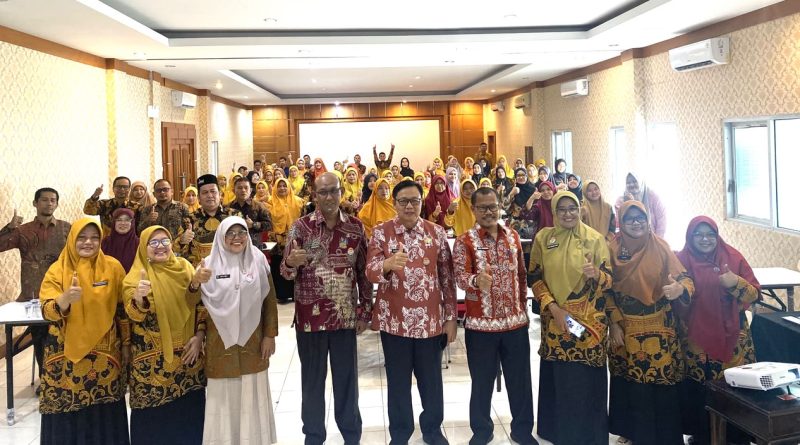 SMK Negeri 6 Padang menggelar program peningkatan mutu bertajuk In House Training (IHT) bagi para pendidik harian di Ruang Pertemuan Lantai 3 Edotel SMK Negeri 6 Padang, Kamis (11/6/2026) pagi. (Foto: IST/Alvin Gumelar Hanevi)