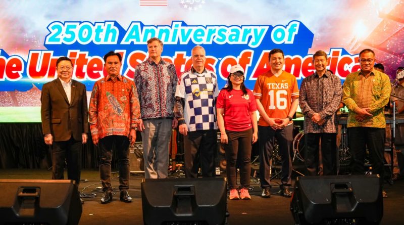 Menteri Koordinator Bidang Hukum, Hak Asasi Manusia, Imigrasi, dan Pemasyarakatan, Yusril Ihza Mahendra, menghadiri perayaan Hari Kemerdekaan Amerika Serikat (AS) ke-250 di Jakarta, Kamis (11/6/2026) malam. (Foto: Kemenko Kumham Imipas RI)
