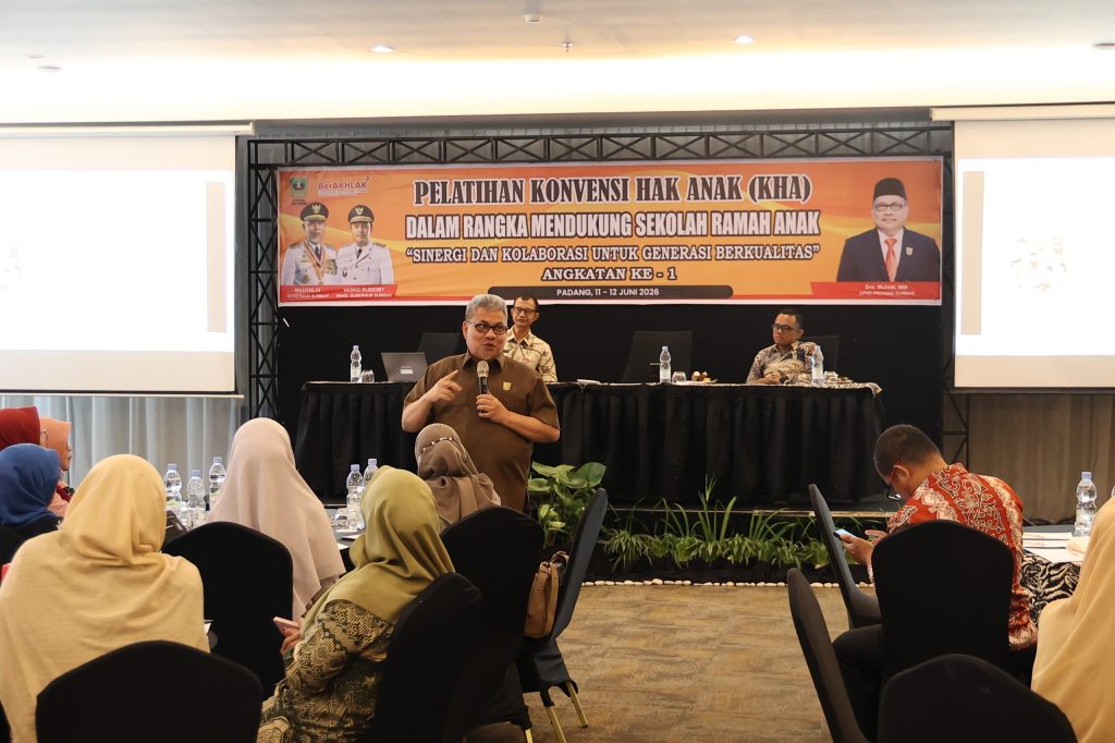 Ketua DPRD Provinsi Sumatera Barat, Muhidi, menegaskan bahwa investasi terbaik bagi kemajuan daerah bukan terletak pada pembangunan fisik semata. (Foto: IST/Novrianto)