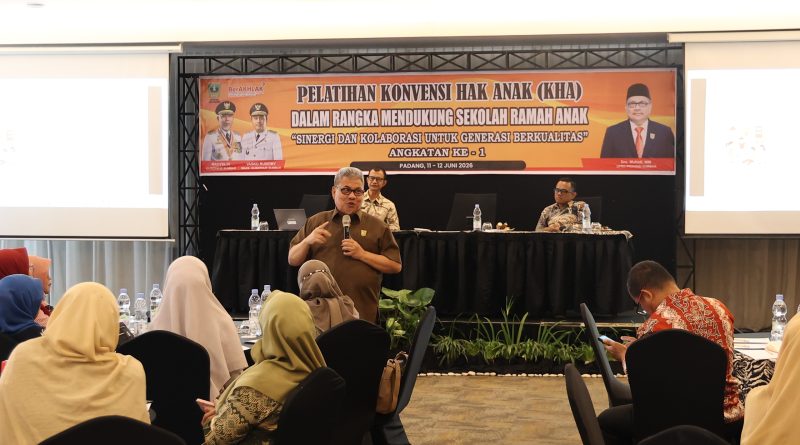 Ketua DPRD Provinsi Sumatera Barat, Muhidi, menegaskan bahwa investasi terbaik bagi kemajuan daerah bukan terletak pada pembangunan fisik semata. (Foto: IST/Novrianto)