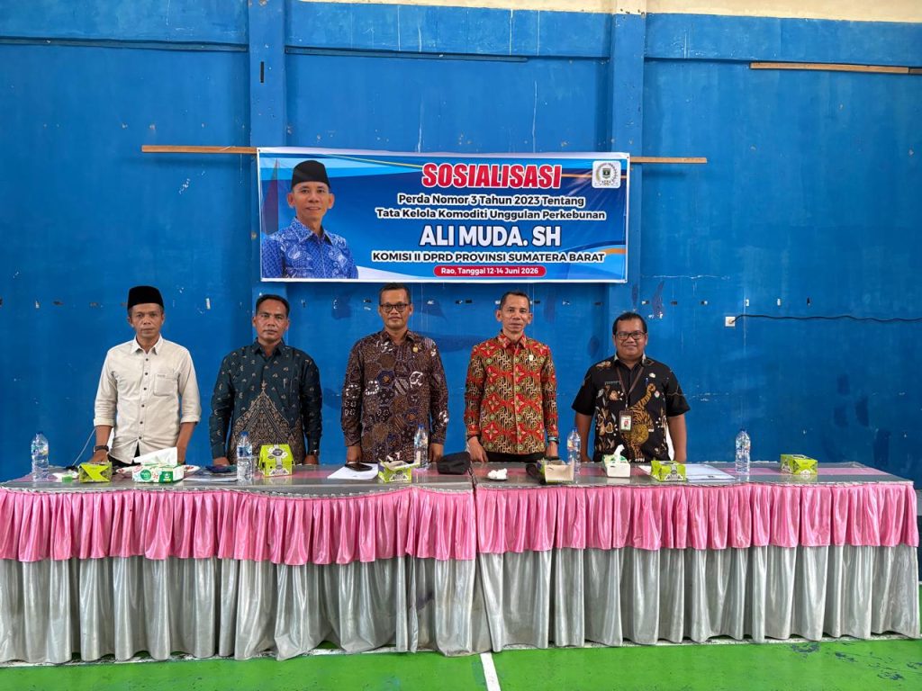 Anggota DPRD Provinsi Sumatera Barat, Ali Muda, S.H., bergerak nyata dengan menggelar Sosialisasi Peraturan Daerah (Perda) Nomor 3 Tahun 2023 tentang Tata Kelola Komoditas Unggulan Perkebunan di Gedung Serbaguna Nagari Taruang-Taruang Utara, Kecamatan Rao, Kabupaten Pasaman, Sabtu (13/6/2026). (Foto: IST/Novrianto)