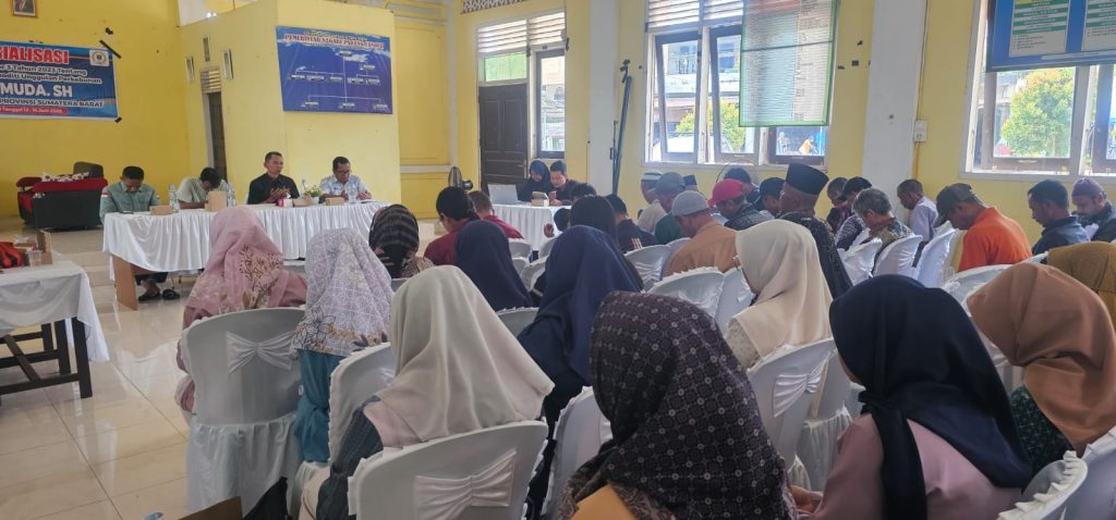 Anggota DPRD Provinsi Sumatera Barat, Ali Muda, S.H., bergerak nyata dengan menggelar Sosialisasi Peraturan Daerah (Perda) Nomor 3 Tahun 2023 tentang Tata Kelola Komoditas Unggulan Perkebunan di Bangun Rejo, Nagari Padang Canduh, Kecamatan Kinali, Kabupaten Pasaman Barat, Minggu (14/6/2026). (Foto: IST/Novrianto)