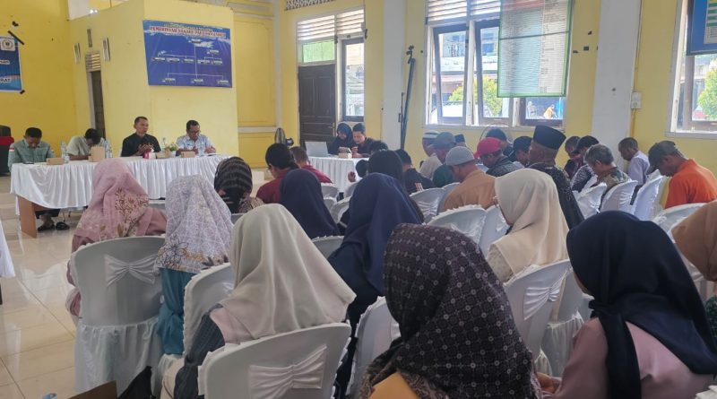 Anggota DPRD Provinsi Sumatera Barat, Ali Muda, S.H., bergerak nyata dengan menggelar Sosialisasi Peraturan Daerah (Perda) Nomor 3 Tahun 2023 tentang Tata Kelola Komoditas Unggulan Perkebunan di Bangun Rejo, Nagari Padang Canduh, Kecamatan Kinali, Kabupaten Pasaman Barat, Minggu (14/6/2026). (Foto: IST/Novrianto)