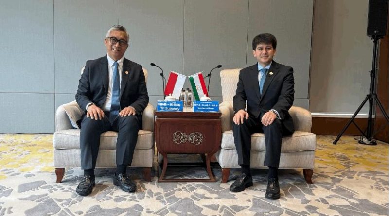 Direktur Jenderal Ketahanan, Perwilayahan, dan Akses Industri Internasional (KPAII) Kemenperin, Tri Supondy, bertemu langsung dengan Wakil Menteri Perindustrian dan Teknologi Baru Republik Tajikistan, Aziz Nazar. (Foto: Kemenperin RI)