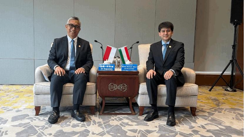 Direktur Jenderal Ketahanan, Perwilayahan, dan Akses Industri Internasional (KPAII) Kemenperin, Tri Supondy, bertemu langsung dengan Wakil Menteri Perindustrian dan Teknologi Baru Republik Tajikistan, Aziz Nazar. (Foto: Kemenperin RI)