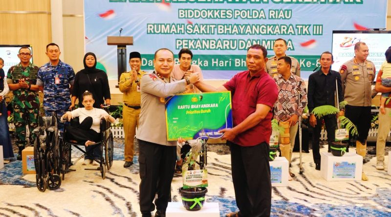 Puncak Bakti Kesehatan dalam rangka menyambut Hari Ulang Tahun (HUT) Bhayangkara ke-80 ini dipusatkan di Grand Central Hotel Pekanbaru, Selasa (23/6/2026). (Foto: Humas Polda Riau)