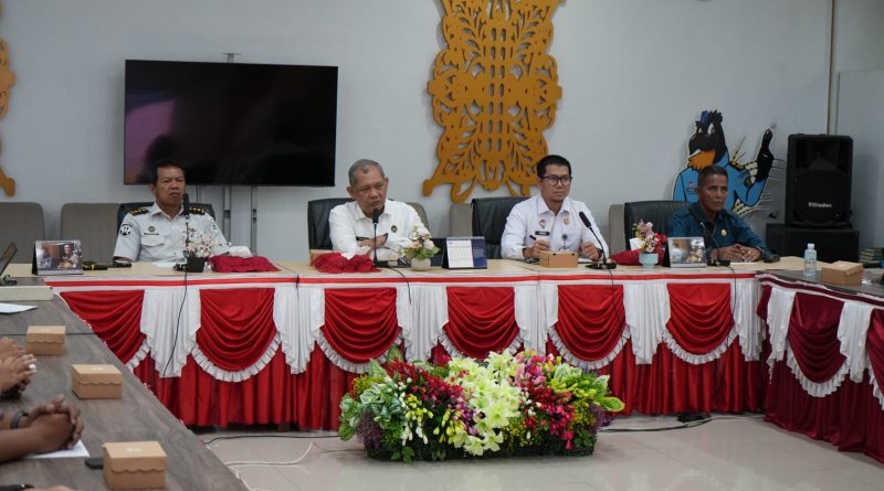 Kementerian Koordinator Bidang Hukum, Hak Asasi Manusia, Imigrasi, dan Pemasyarakatan (Kemenko Kumham Imipas) merealisasikan komitmen tersebut dengan menggelar rapat sinkronisasi dan koordinasi khusus di Aula Kantor Wilayah Kementerian Hukum Provinsi Aceh, Rabu (24/6/2026). (Foto: Kemenko Kumham Imipas RI)