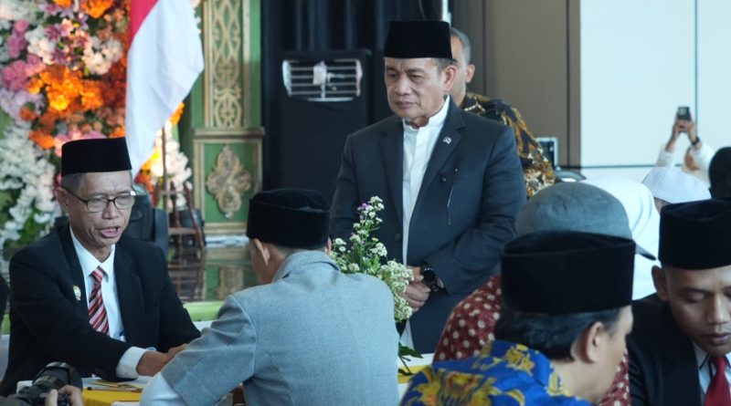 Kementerian Agama Republik Indonesia melalui Ditjen Bimas Islam memfasilitasi sebanyak 50 pasangan calon pengantin (catin) untuk melangsungkan prosesi sakral secara gratis di Jakarta, Sabtu (27/6/2026). (Foto: Kemenag RI)