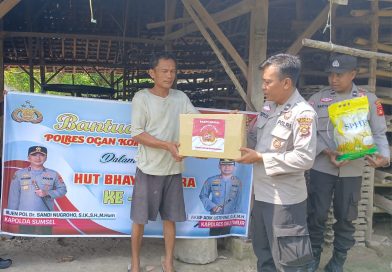 Polsek Buay Pemuka (BP) Peliung, Polres OKU Timur, menyelenggarakan aksi pembagian bantuan sosial (bansos) secara berskala mikro pada Sabtu (27/6/2026) pagi sekitar pukul 10.40 WIB. (Foto: Humas Polres Oku Timur)