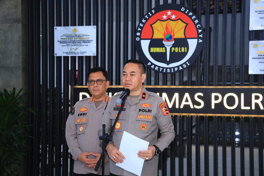 Kepala Biro Penerangan Masyarakat (Karo Penmas) Divhumas Polri, Brigjen Pol. Trunoyudo Wisnu Andiko, menegaskan bahwa mutasi ini merupakan hal lumrah demi pembinaan karier personel. (Foto: Humas Polri)