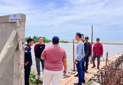 Polda Riau yang dipimpin oleh IPDA Iswadi Putra, S.H., turun langsung melakukan peninjauan Kampung Nelayan Merah Putih (KNMP) pertama yang berlokasi di Desa Pambang Pesisir, Kecamatan Bantan, Kabupaten Bengkalis, Selasa (30/6/2026). (Foto: Humas Polda Riau)