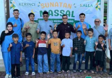 PT Kerinci Merangin Hidro (KMH) merealisasikan komitmen kemanusiaan tersebut dengan menyelenggarakan agenda khitan massal gratis bagi anak-anak di Kabupaten Kerinci. (Foto: IST/Dewi Yulianti)