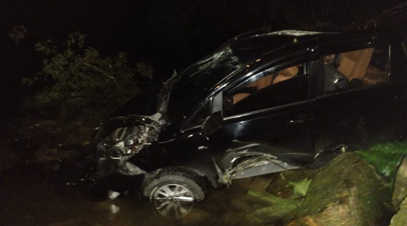 Sebuah mobil yang mengangkut empat orang warga Kecamatan Lubuk Pinang, Kabupaten Muko-Muko, dilaporkan jatuh ke dalam jurang sedalam lima meter, Jumat (3/7/2026) sekitar pukul 18.20 WIB. (Foto: IST/Dewi Yulianti)