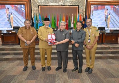 DPRD Provinsi Sumatera Barat menggelar rapat paripurna penyampaian Rancangan Kebijakan Umum Anggaran (KUA) serta Prioritas Plafon Anggaran Sementara (PPAS) Tahun Anggaran 2027 di ruang sidang utama kantor dewan, Senin (6/7/2026). (Foto: IST/Novrianto)