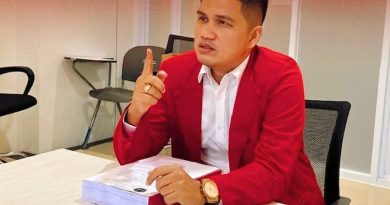 Pimpinan RR–Inkrah Law Firm, Dr. Rino Rinaldo, S.H., M.H., resmi menyandang gelar Doktor Ilmu Hukum usai menyelesaikan masa studinya di Universitas 17 Agustus 1945 (UNTAG) Surabaya, Senin (6/7/2026). (Foto: Pimpinan RR - Inkrah Law Firm)