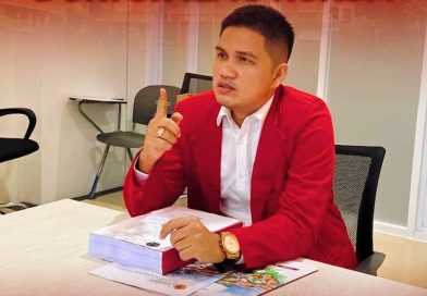 Pimpinan RR–Inkrah Law Firm, Dr. Rino Rinaldo, S.H., M.H., resmi menyandang gelar Doktor Ilmu Hukum usai menyelesaikan masa studinya di Universitas 17 Agustus 1945 (UNTAG) Surabaya, Senin (6/7/2026). (Foto: Pimpinan RR - Inkrah Law Firm)
