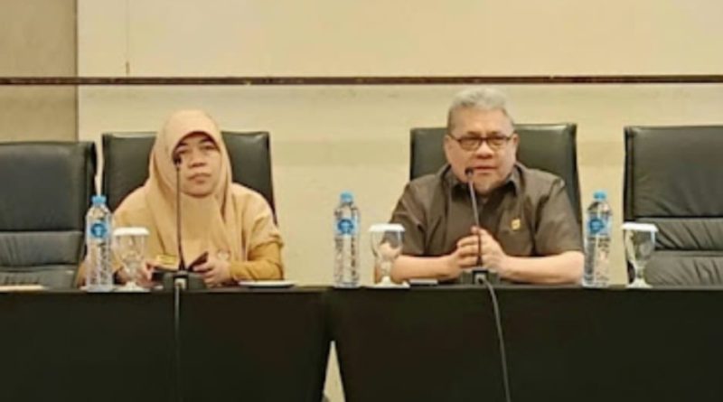Ketua DPRD Sumbar, Muhidi, hadir langsung menjadi narasumber utama dalam agenda Bimbingan Teknis (Bimtek) Kepala SMA dan SMK se-Sumatera Barat di Kota Padang, Senin (6/7/2026). (Foto: IST/Novrianto)