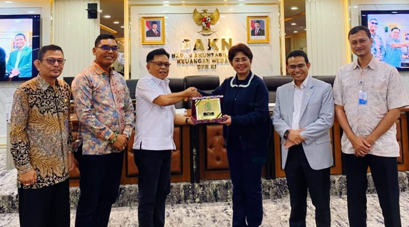 Bupati Kepulauan Meranti, AKBP (Purn) H. Asmar, meminta DPR RI memasukkan kebijakan afirmatif bagi daerah kepulauan dalam Rancangan Undang-Undang (RUU) Daerah Kepulauan, Senin (6/7/2026). (Foto: Humas Bupati Kepulauan Meranti)