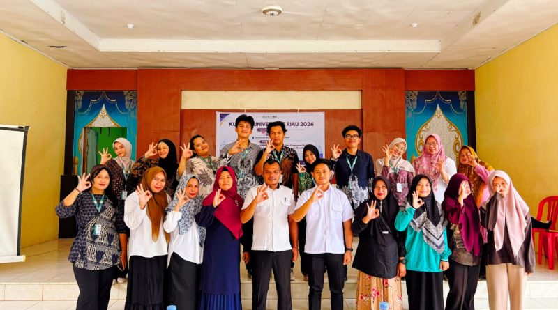Kelompok mahasiswa Kuliah Kerja Nyata (KKN) Universitas Riau (UNRI) menggelar pelatihan pemberdayaan usaha mikro, kecil, dan menengah (UMKM) di Desa Pematang Duku Timur ini dilaksanakan pada Rabu (8/7/2026) dengan melibatkan Tim Penggerak PKK, kelompok remaja, serta para pelaku usaha setempat. (Foto: Tim KKN UNRI Desa Pematang Duku Timur)