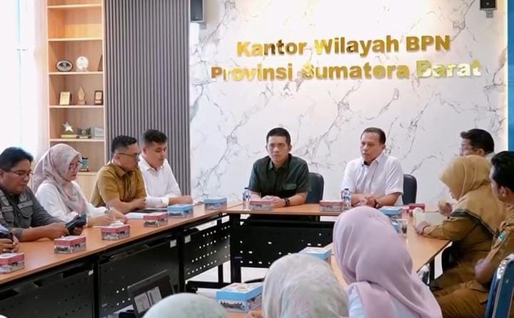 Wakil Ketua DPRD Sumatera Barat, Iqra Chissa Putra, melakukan kunjungan kerja dan koordinasi ke Kantor Wilayah ATR/BPN Provinsi Sumatera Barat, Kamis (9/7/2026). (Foto: DPRD Sumbar)