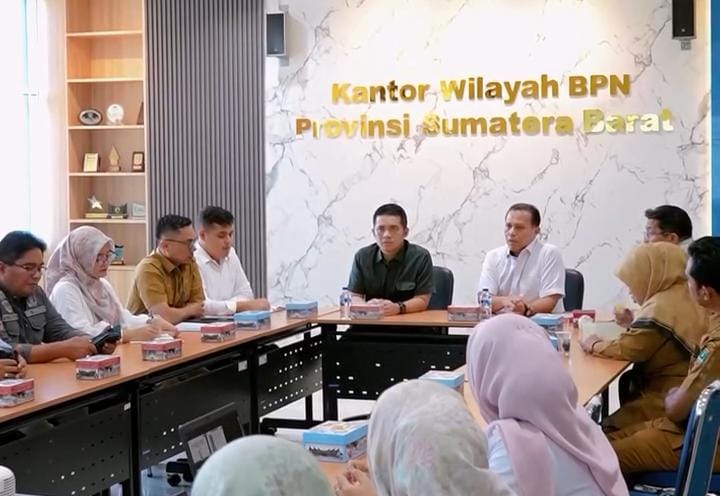 Wakil Ketua DPRD Sumatera Barat, Iqra Chissa Putra, melakukan kunjungan kerja dan koordinasi ke Kantor Wilayah ATR/BPN Provinsi Sumatera Barat, Kamis (9/7/2026). (Foto: DPRD Sumbar)