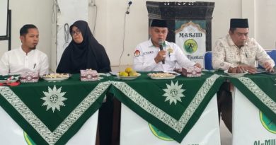 Kepala Seksi Pendidikan Diniyah dan Pondok Pesantren (Kasi PD Pontren) Kemenag Solok, Fauzi, S.Sos.I., M.H., menegaskan sanksi berat menanti oknum yang melanggar aturan. (Foto: IST/Fitria Sartika)