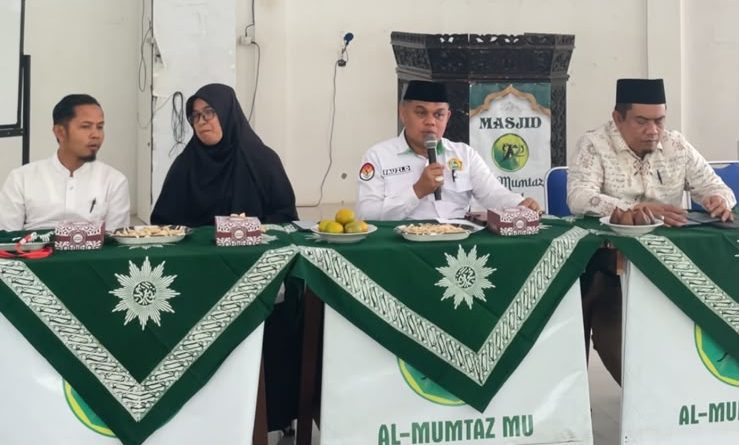 Kepala Seksi Pendidikan Diniyah dan Pondok Pesantren (Kasi PD Pontren) Kemenag Solok, Fauzi, S.Sos.I., M.H., menegaskan sanksi berat menanti oknum yang melanggar aturan. (Foto: IST/Fitria Sartika)