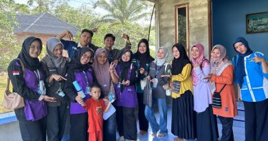 Kelompok mahasiswa Kuliah Kerja Nyata (KKN) Universitas Riau (UNRI) mengadakan sosialisasi pentingnya Pendidikan Anak Usia Dini (PAUD) dengan menyasar masyarakat suku asli di Desa Penebal, Kabupaten Bengkalis, Senin (13/7/2026). (Foto: Siti Nur Azura, Tim KKN Universitas Riau Desa Penebal)