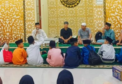 Polsek Bina Widya membuka program pengajian gratis di Mushola Nusirwan Kompleks Polsek Bina Widya pada Senin (20/7/2026). (Foto: Humas Polsek Bina Widya)