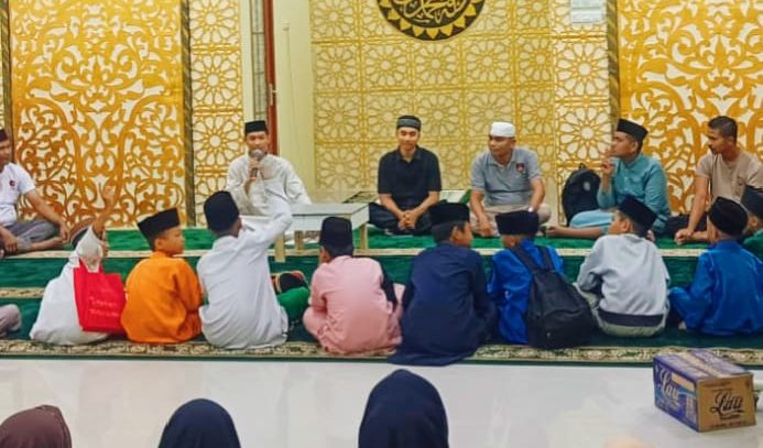 Polsek Bina Widya membuka program pengajian gratis di Mushola Nusirwan Kompleks Polsek Bina Widya pada Senin (20/7/2026). (Foto: Humas Polsek Bina Widya)