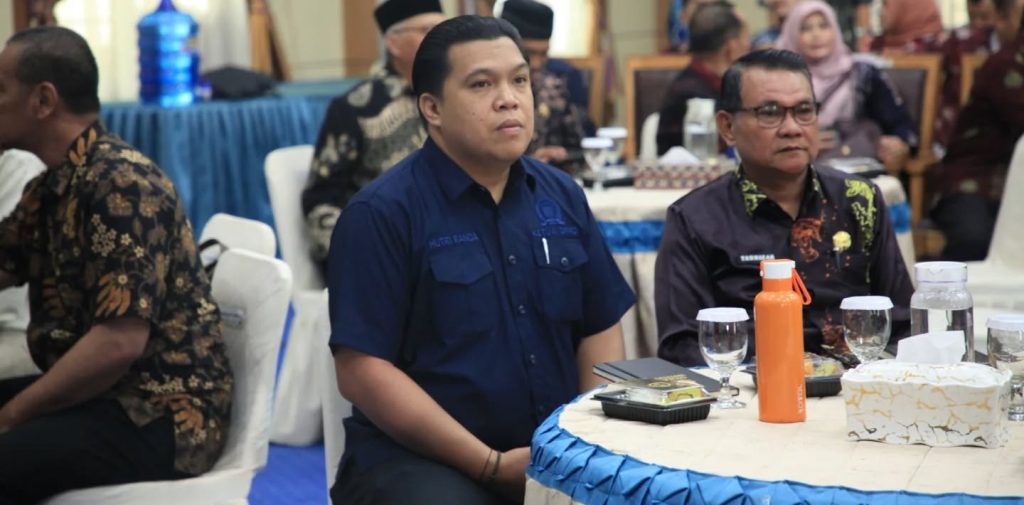 Ketua DPRD Kota Sungai Penuh, Hutri Randa, S.Sos., M.M., menghadiri secara langsung kegiatan Diskusi Rabuan Roadshow (DRR) yang diinisiasi Tenaga Ahli Gubernur (TAG) Provinsi Jambi di Aula Kantor Walikota Sungai Penuh, Kamis (21/5/2026). (Foto: DPRD Sungai Penuh)