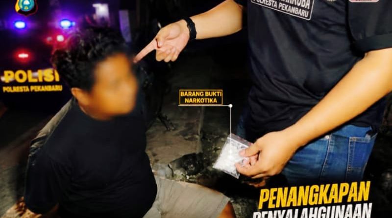 Satuan Reserse Narkoba Polresta Pekanbaru mengungkap kasus peredaran sabu di kawasan Kampung Terendam (Kamter), Kamis (23/7/2026). (Foto: Humas Polresta Pekanbaru)
