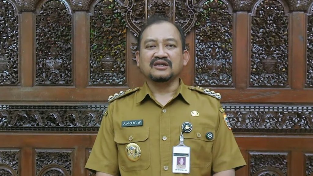Bupati Pemalang, Anom Widiyantoro (Foto: Hasil Tangkapan Layar CNN Indonesia)