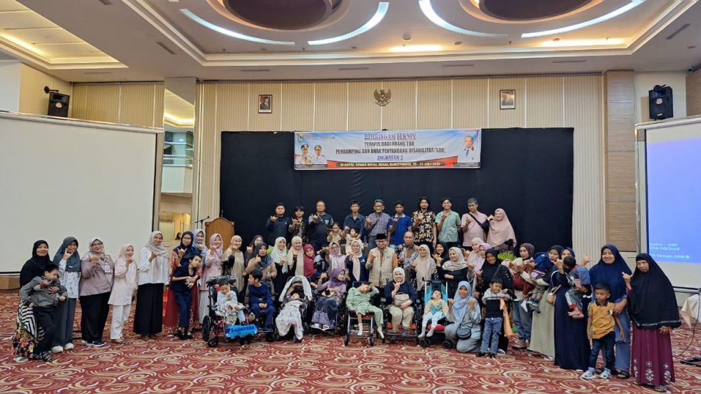 Bimbingan Teknis (Bimtek) Terapis anak penyandang Cerebral Palsy (CP) Angkatan II ini diselenggarakan di Bukittinggi oleh DP3AP2KB Sumbar melalui dana Pokok-Pokok Pikiran (Pokir) Anggota Komisi III DPRD Sumbar, H. Rafdinal. (Foto: IST/Novrianto)