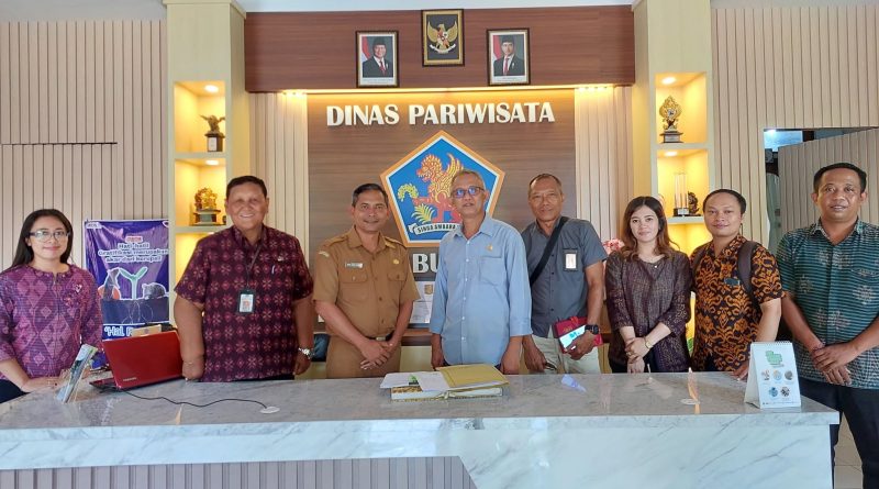 Wakil Ketua DPRD Provinsi Bali, Ida Gede Komang Kresna Budi, melakukan kunjungan kerja ke Dinas Pariwisata Kabupaten Buleleng pada Senin (26/5/2025). (Foto: DPRD Bali)