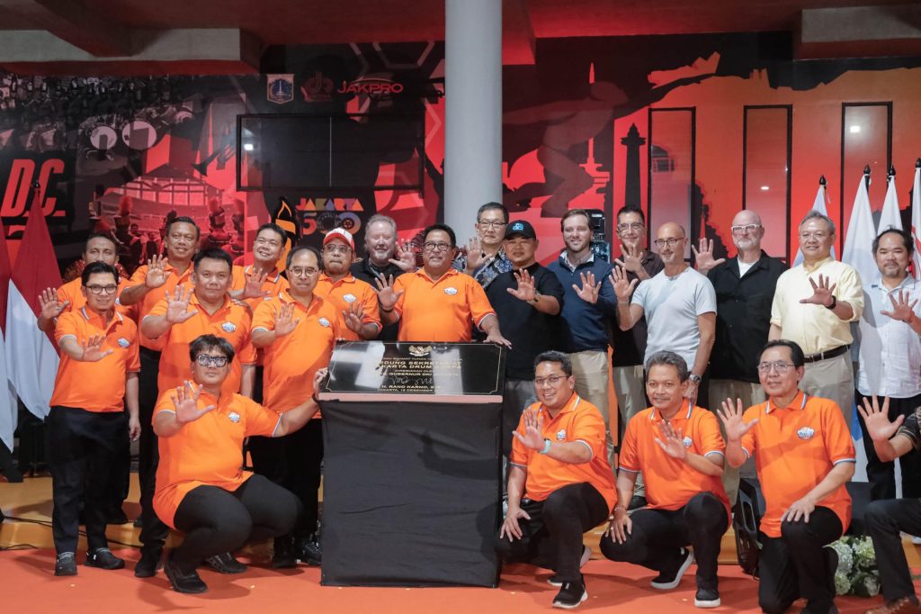 Wakil Gubernur (Wagub) DKI Jakarta, Rano Karno, menghadiri acara Welcome Dinner pembukaan Jakarta Drum Corps International (DCI) 2025 di Jakarta International Velodrome, Pulo Gadung, Jakarta Timur, Kamis (18/12/2025). (Foto: Siaran Pers DKI Jakarta)