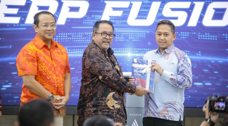 Wakil Gubernur (Wagub) DKI Jakarta, Rano Karno, meresmikan peluncuran ERP Fusion PAM Jaya di PAM Jaya Corporate Learning Center, Duren Sawit, Jakarta Timur, Rabu (15/1/2025). (Foto: Siaran Pers DKI Jakarta)