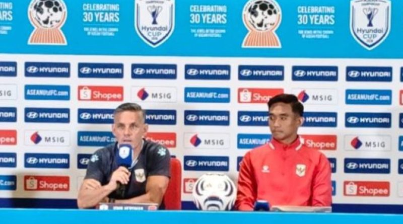 Pelatih tim nasional sepak bola Indonesia John Herdman memberikan keterangan dalam konferensi pers jelang laga melawan Vietnam pada Piala AFF 2026 di Stadion Utama Gelora Bung Karno 9SUGBK), Senayan, Jakarta, Minggu (2/8/2026). (Foto: ANTARA/Aloysius Lewokeda)