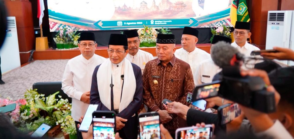 Menteri Agama (Menag) Nasaruddin Umar saat menghadiri Temu Tokoh Agama se-Kalimantan Raya di Banjarmasin, Kalimantan Selatan, Minggu (9/8/2026). (Foto: Kemenag RI)