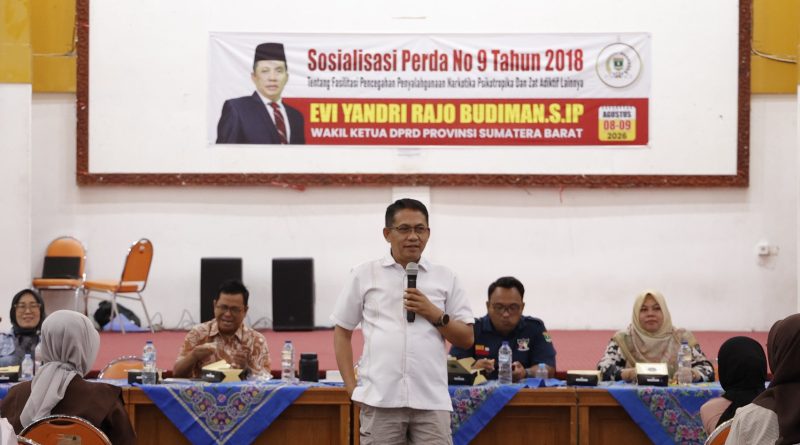 Wakil Ketua DPRD Sumatera Barat, Evi Yandri Rajo Budiman, menegaskan bahwa masyarakat perlu mengubah pola pikir negatif terhadap pelaku penyalahgunaan narkoba. (Foto: IST/Novrianto)