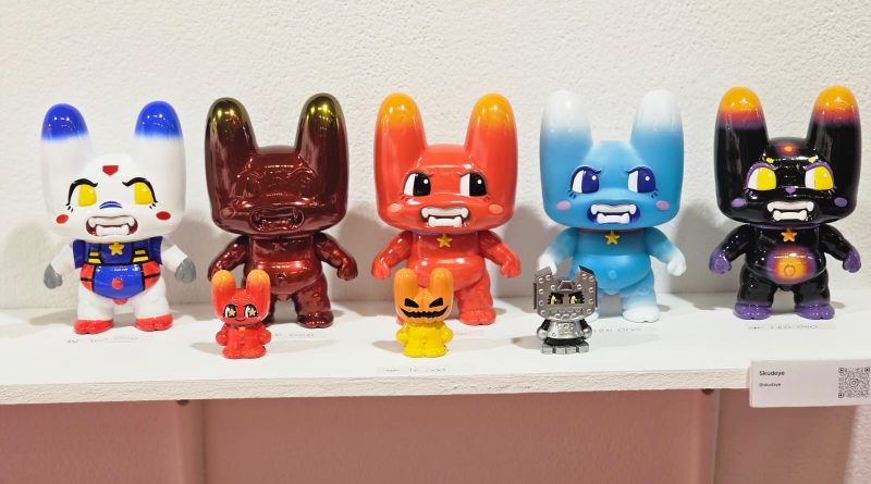 Produk mainan karya seni (art toys) dan kekayaan intelektual (intellectual property) karya anak bangsa sukses menarik perhatian besar di ajang URBAN BREAK & TOY CON SEOUL 2026 pada 30 Juli—2 Agustus 2026 di Coex, Seoul. (Foto: Kemendag RI)