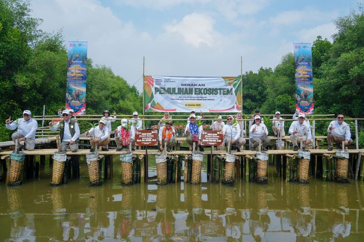 Kementerian Kehutanan (Kemenhut) menegaskan komitmen serius untuk memulihkan ekosistem hutan Indonesia yang terdegradasi. (Foto: Kemenhut RI)